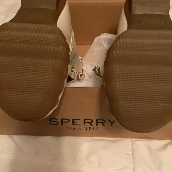Sperry Saltwater Boots - Girl’s Size 2