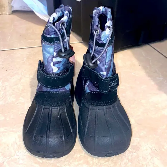 SPORTO BOYS BOOTS SIZE 9-10 for little toddler boys