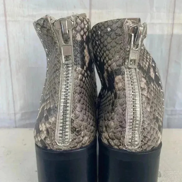 Steve Madden Casino Natural Snake Studded Boots Size 9