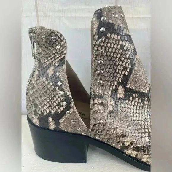 Steve Madden Casino Natural Snake Studded Boots Size 9