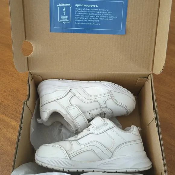 Stride Rite Made to Play Brighton Sneakers white little kids/toddler size 8.5