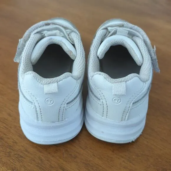 Stride Rite Made to Play Brighton Sneakers white little kids/toddler size 8.5