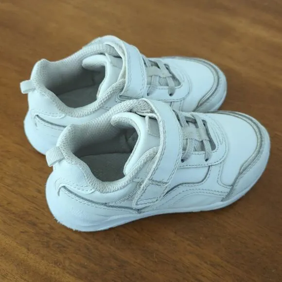 Stride Rite Made to Play Brighton Sneakers white little kids/toddler size 8.5