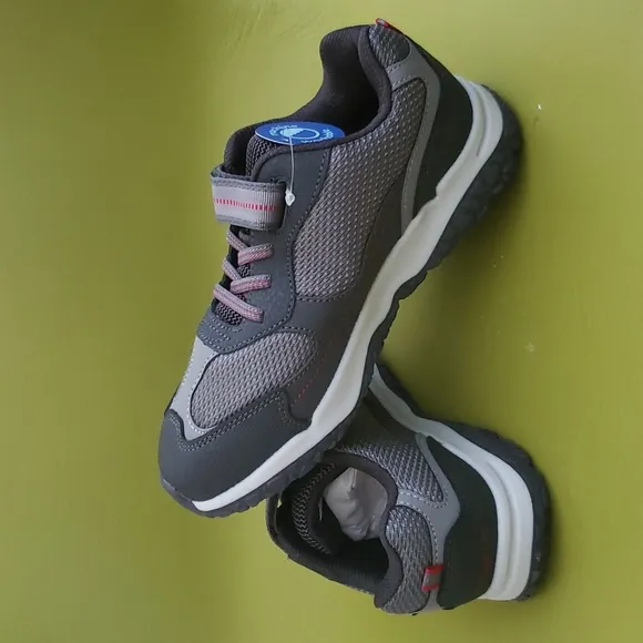 StrideRite M2P Kendrick Unisex sneakers