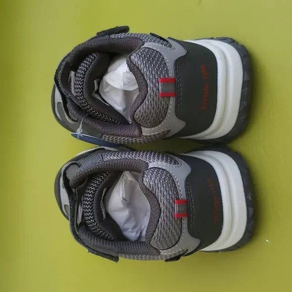 StrideRite M2P Kendrick Unisex sneakers