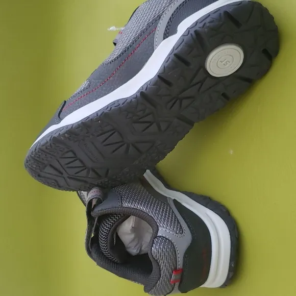 StrideRite M2P Kendrick Unisex sneakers