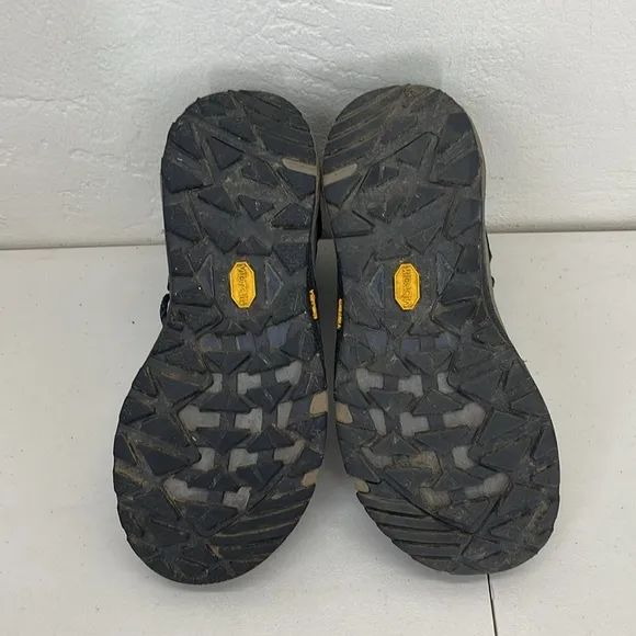TEVA Mens  Hiker Boots Sz 8 gray