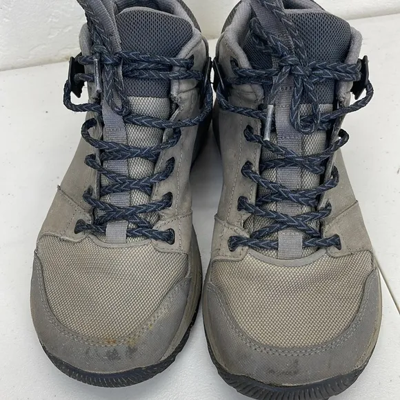 TEVA Mens  Hiker Boots Sz 8 gray