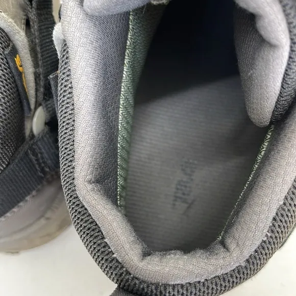 TEVA Mens  Hiker Boots Sz 8 gray