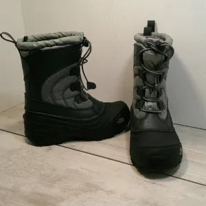 THE NORTH FACE Alpenglow Snow Winter Lace up Boots - Youth Size 2
