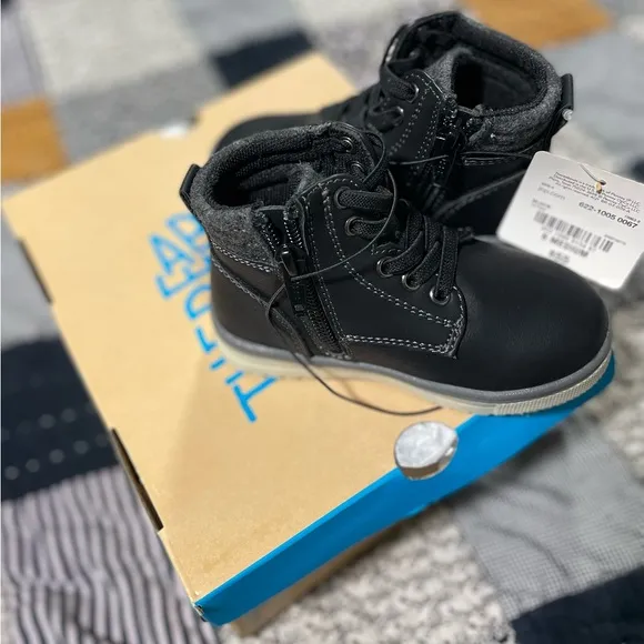 Thereabouts size 6 toddler boots