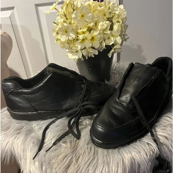 Thorogood sneakers w/steel toe