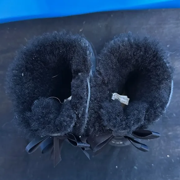 Ugg Boots Black Rear Bows Size 10