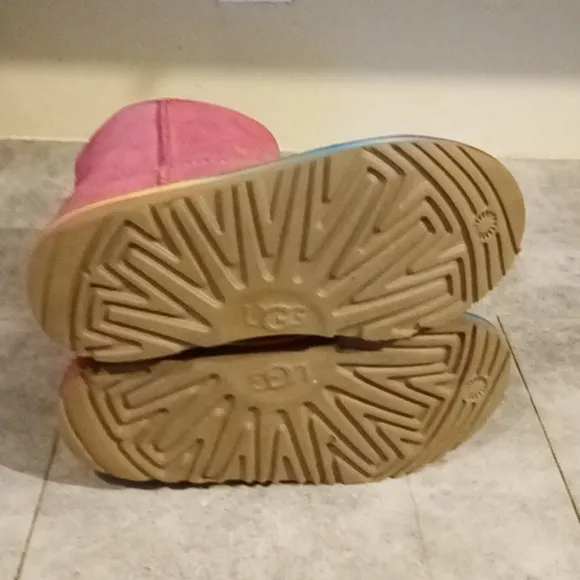 UGG boots size 4 niña