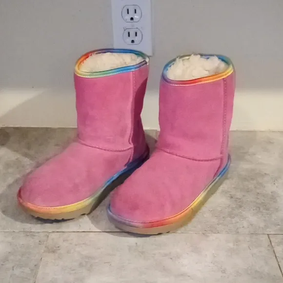 UGG boots size 4 niña