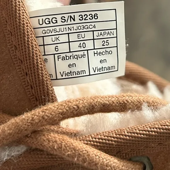 Ugg boots youth size 7