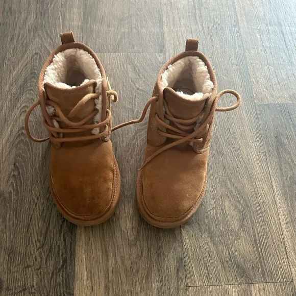 Ugg boots youth size 7