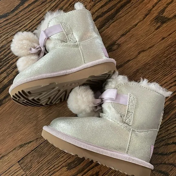 UGG- Metallic boots