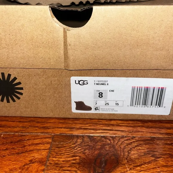 Ugg Neumel boots