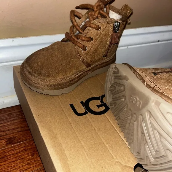 Ugg Neumel boots