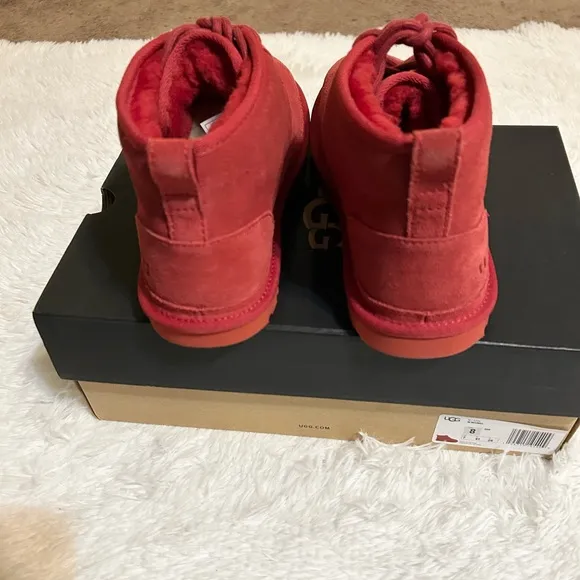 Ugg Neumel boots