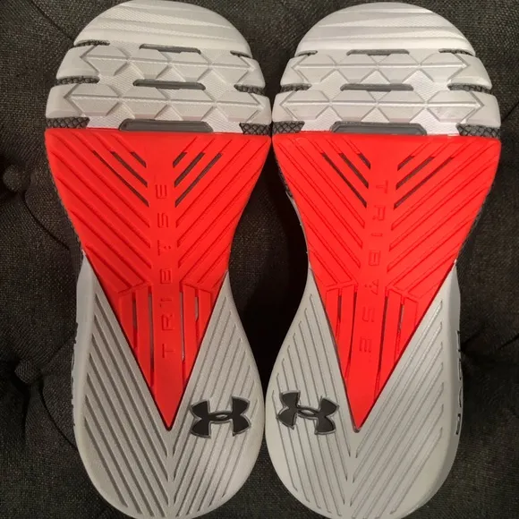 Under Armour the Rock sneakers 4.5