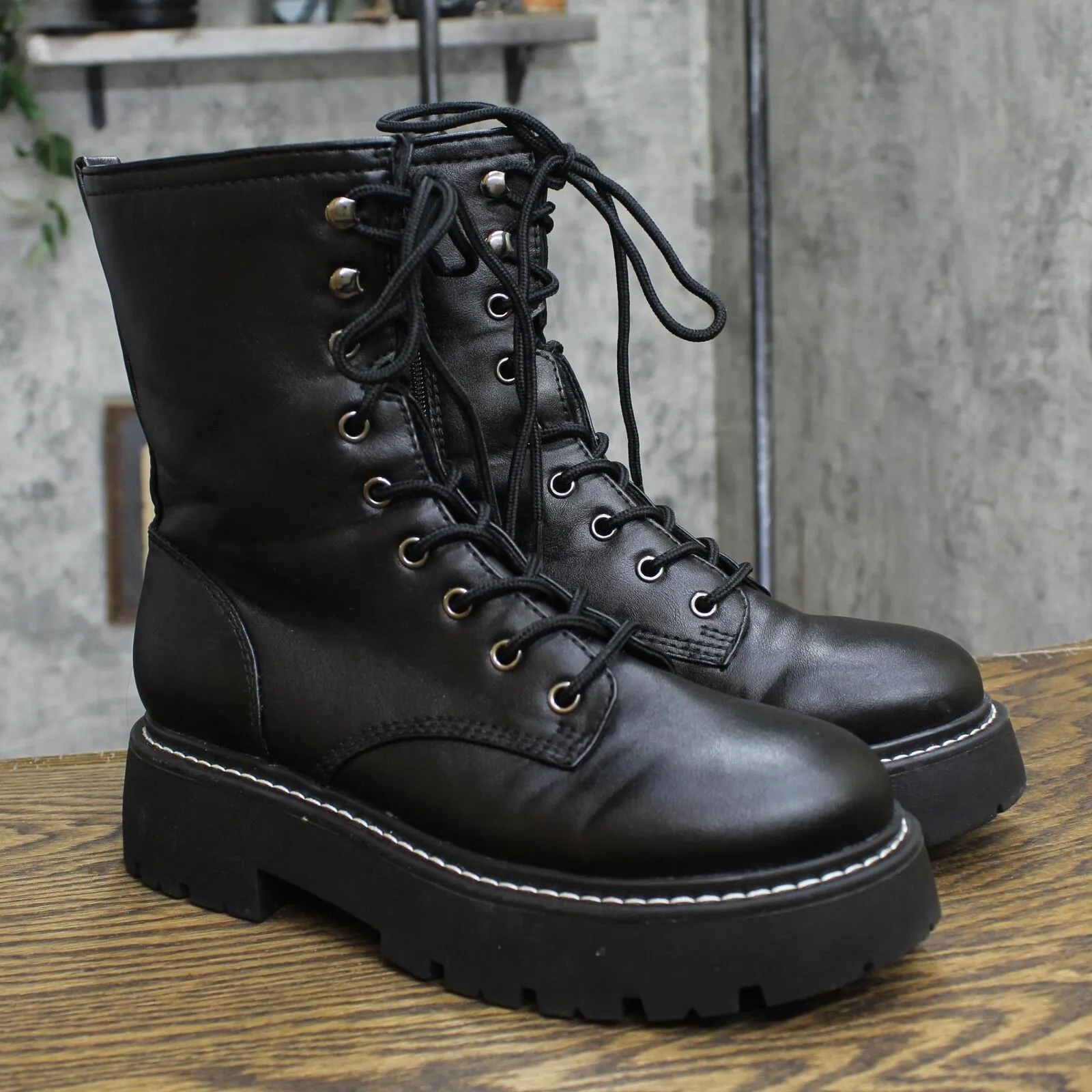 Wild Fable Womens Logan Lug Combat Boots with Memory Foam Insole Black 9M