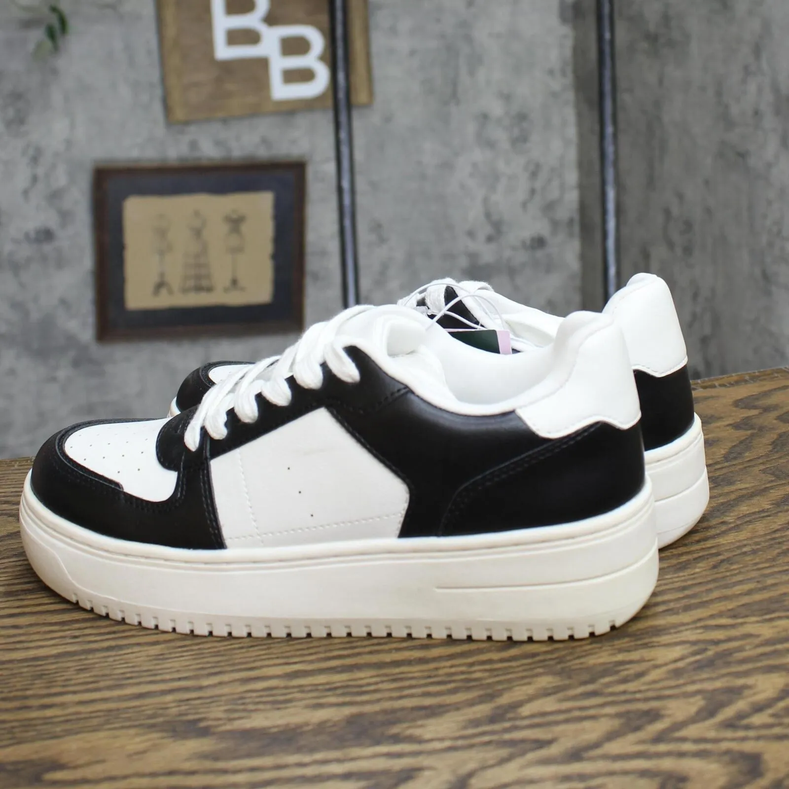 Wild Fable Womens Lola Lace-Up Sneakers with Memory Foam Insole Black 7M