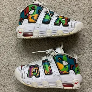 Youth NIKE Air More UPTEMPO Peace Love Swoosh WHITE Multi SNEAKERS Athletic SHOE