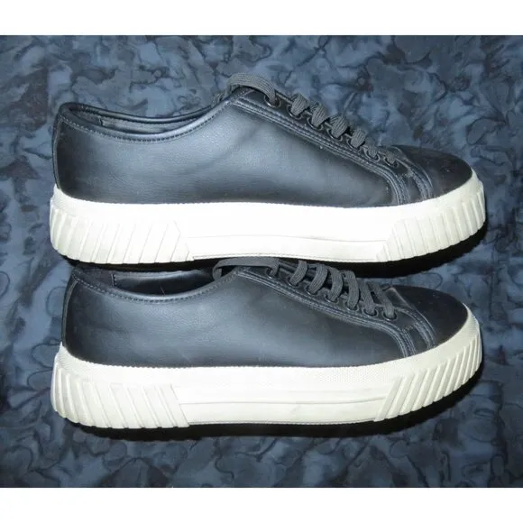 Zara black smooth leather lace up low top sneakers size 42 or US 9