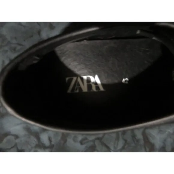 Zara black smooth leather lace up low top sneakers size 42 or US 9